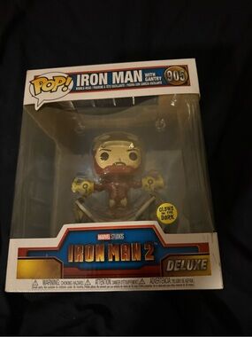 Funko Iron Man Deluxe Figure - Red & Gold
